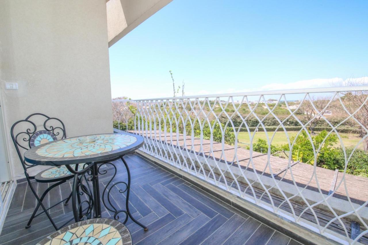 :in The Front Of The Sea Apartment